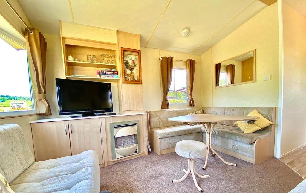 Rose Corner Apartment Axminster Bagian luar foto